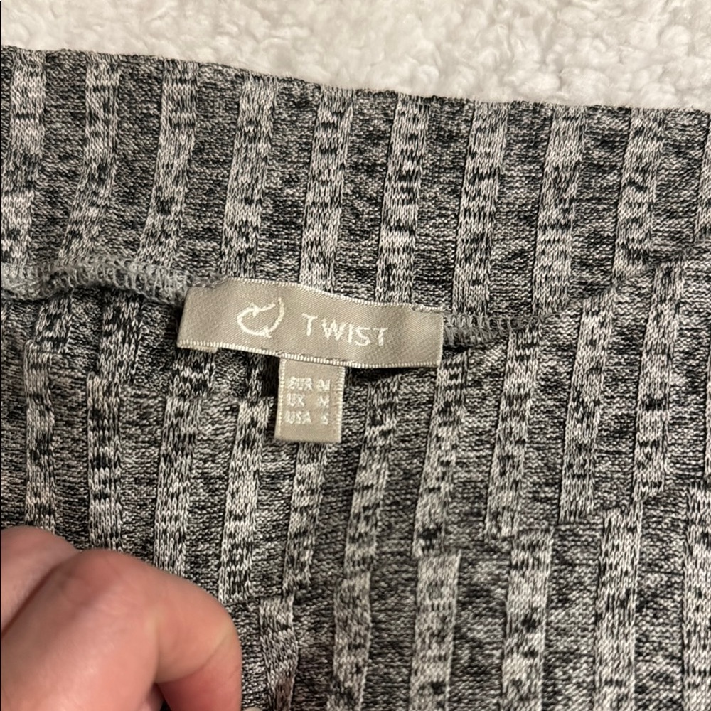 Gray Ribbed Long Sleeve Top - Picture 2 of 3